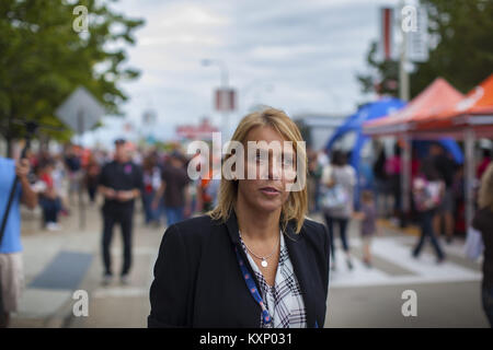 Rutland, OH, Stati Uniti d'America. 8 Ott, 2017. Cathy Lanier è il Vice Presidente Senior per la sicurezza per la National Football League è incaricato di sovrintendere tutte le operazioni e le attività della NFL Dipartimento di Sicurezza. La posizione richiede un costante coordinamento ad alto livello con l'ufficio del Commissario, il personale esecutivo, club di proprietà e di personale. Oltre al coordinamento interno, il Vice Presidente Senior per la sicurezza deve lavorare in modo efficace con international, federali, statali e le leggi locali enti come l'Ufficio federale dell'inchiesta, i servizi segreti, la sicurezza nazionale e la legge locale enfo Foto Stock