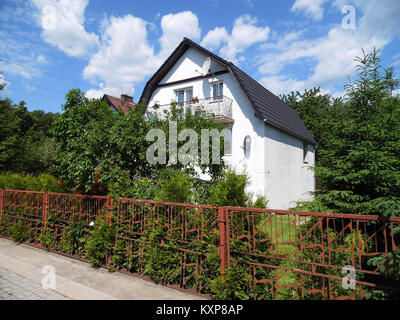 Fotografia o registrazione di un edificio o di un sito a Bolesławiec, Polonia, identificato come AB. 098, che mette in risalto le caratteristiche storiche e architettoniche. Foto Stock