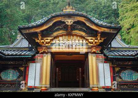 Taiyuinbyo - il mausoleo di Shogun Tokugawa Iemitsu NIKKO, Giappone - 17 novembre 2015: Taiyuinbyo - il mausoleo di Shogun Tokugawa Iemitsu, gr Foto Stock