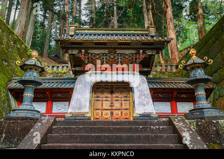 Taiyuinbyo - il mausoleo di Shogun Tokugawa Iemitsu NIKKO, Giappone - 17 novembre 2015: Taiyuinbyo - il mausoleo di Shogun Tokugawa Iemitsu, gr Foto Stock