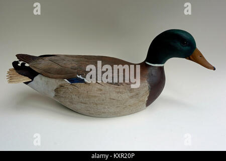 Un scolpito Mallard Duck decoy Foto Stock