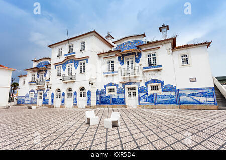 AVEIRO, Portogallo - Luglio 02: Aveiro stazione ferroviaria decorata con azulejo sulla luglio 02, 2014 in Aveiro, Portogallo Foto Stock