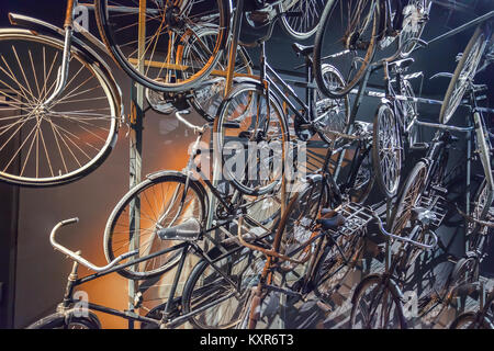 SINGAPORE - Ottobre 17, 2014: all'interno del Museo Nazionale di Singapore. Esso è il più antico museo di Singapore. Foto Stock