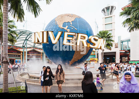 SINGAPORE - Ottobre 17, 2014: Universal Studios di Singapore è un parco a tema situato all'interno di Resorts World Sentosa sull'Isola di Sentosa, Singapore. Foto Stock