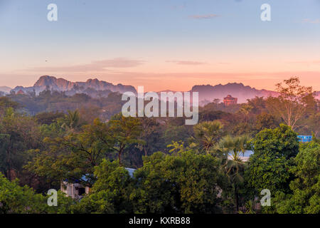 Paesaggio tranquillo intorno a un Hpa, Myanmar Foto Stock