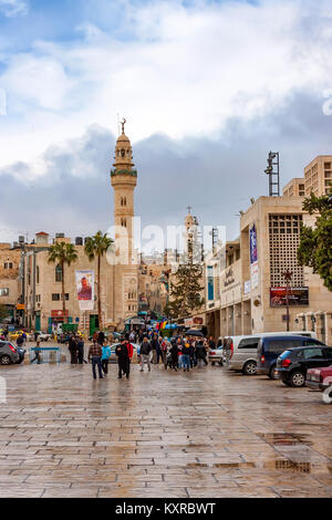 Betlemme, Israele - CIRCA NOVEMBRE 2011: Strada di Betlemme sul giorno nuvoloso Foto Stock