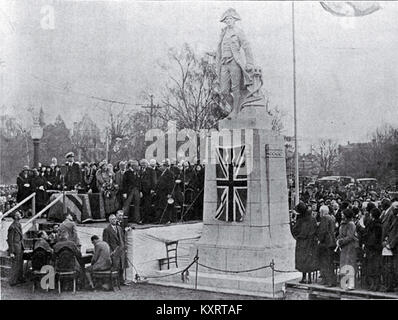 Fotografia della cerimonia di inaugurazione della statua di Cook, un monumento in onore del capitano James Cook per i suoi risultati nell'esplorazione del Pacifico, nella mappatura e nei contributi alla storia della navigazione globale. Foto Stock
