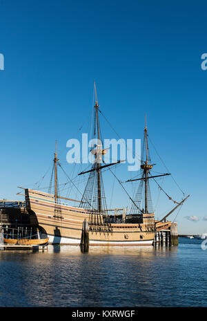 Mayflower II è una replica della nave del XVII secolo Mayflower, celebrata per il trasporto dei pellegrini verso il Nuovo Mondo, Plymouth, Massachusetts, STATI UNITI D'AMERICA. Foto Stock