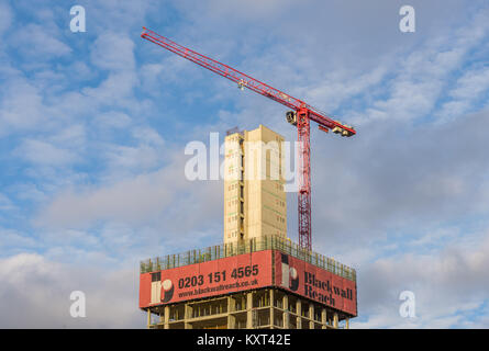 La costruzione in Blackwall, pioppo, Londra. Blackwall raggiungere, nuovo sviluppo residenziale vicino a Canary Wharf station wagon, DLR station e Mercato di Billingsgate. Foto Stock