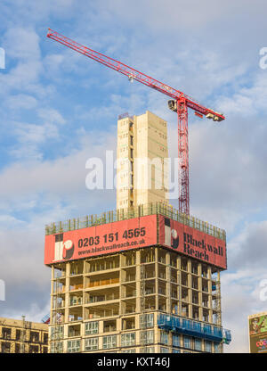 La costruzione in Blackwall, pioppo, Londra. Blackwall raggiungere, nuovo sviluppo residenziale vicino a Canary Wharf station wagon, DLR station e Mercato di Billingsgate. Foto Stock