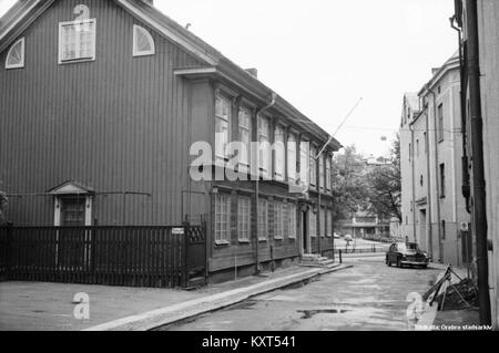 Elgérigården è una storica casa in legno nel centro di Örebro, Svezia, costruita all'inizio del XIX secolo e nota per essere l'unico edificio in legno del distretto centrale a sopravvivere all'incendio della città del marzo 1854. Ora si erge come un sito di patrimonio culturale conservato che illustra la storia architettonica urbana. Foto Stock