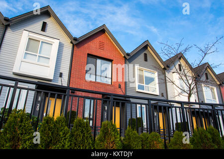 Nuova coloratissima moderne villette di lusso. Foto Stock