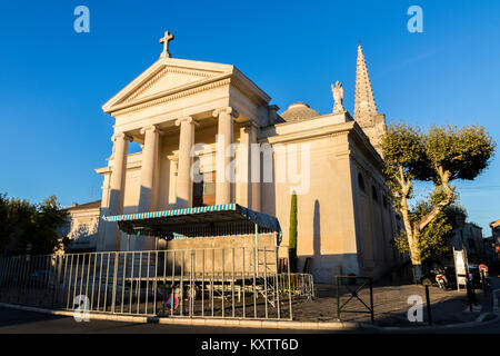 Il collegiale Saint-Martin, una chiesa collegiata in Saint-Remy-de-Provence, Provence-Alpes-Côte d'Azur, in Francia Foto Stock