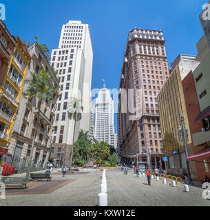 Il centro di Sao Paulo con il vecchio Banespa (Altino Arantes) e Martinelli edifici - Sao Paulo, Brasile Foto Stock