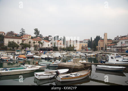 Malinska Città nella parte nord-occidentale dell'isola di Krk in Croazia Foto Stock