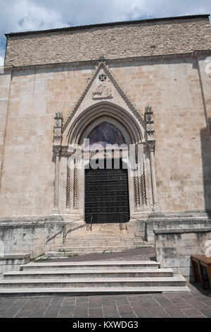 Sulmona (L'Aquila, Abruzzo, Italia), la facciata della chiesa di San Filippo Neri chiesa, in piazza Garibaldi Foto Stock