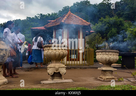 KANDY, SRI LANKA - Novembre 2013: Tempio del dente da esterno Foto Stock