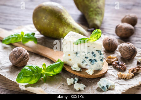 Pezzo di formaggio blu Foto Stock