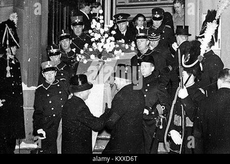 Una fotografia storica del funerale del principe Gustavo Adolfo di Svezia, duca di Västerbotten, che cattura la cerimonia reale e il lutto nazionale. Foto Stock