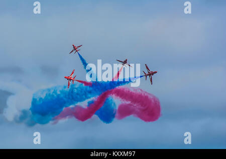 Le frecce rosse sul display Foto Stock