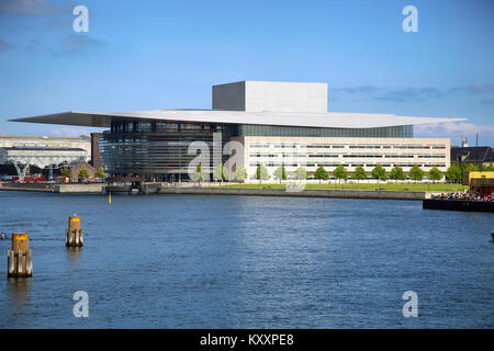 COPENHAGEN, Danimarca - 15 agosto 2016 la Copenhagen Opera House che si trova in Holmen, edificio progettato da Henning Larsen su dicembre 28, 2 Foto Stock