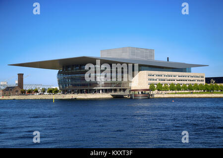 COPENHAGEN, Danimarca - 15 agosto 2016 la Copenhagen Opera House che si trova in Holmen, edificio progettato da Henning Larsen su dicembre 28, 2 Foto Stock