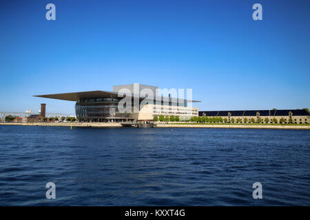 COPENHAGEN, Danimarca - 15 agosto 2016 la Copenhagen Opera House che si trova in Holmen, edificio progettato da Henning Larsen su dicembre 28, 2 Foto Stock