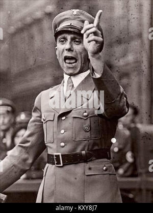 Discorso tenuto da Joseph Goebbels, un alto funzionario nazista, durante gli anni '1930 L'indirizzo mirava a promuovere l'ideologia nazista e a sostenere l'ascesa di Adolf Hitler all'interno del movimento nazionalsocialista tedesco. Foto Stock