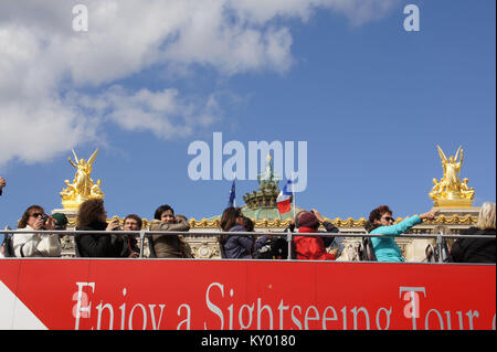 Persone, gita turistica, Accademia Nazionale di Musica, opera Ganier, 2012, Parigi, Francia. Foto Stock