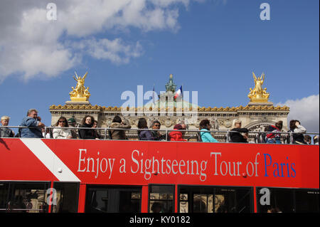 Persone, gita turistica, Accademia Nazionale di Musica, opera Ganier, 2012, Parigi, Francia. Foto Stock