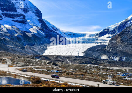 Vista del paesaggio del Ghiacciaio Athabasca presso la Columbia Icefield Parkway nel Parco Nazionale di Jasper ,Canada Foto Stock