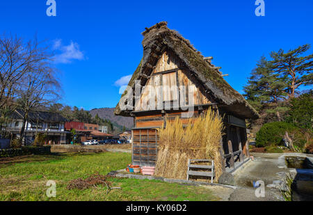 Gifu, Giappone - 2 Dic 2016. Shirakawa-go villaggio storico di Gifu, Giappone. Shirakawa è un piccolo villaggio tradizionale per la presentazione di un edificio in stile noto come Foto Stock