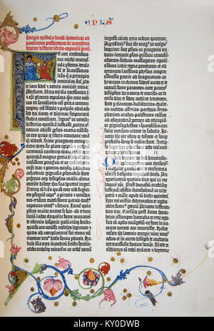 Pagina da un facsimile del 1455 la Bibbia di Gutenberg, la prima versione stampata della Vulgata latina. Foto Stock