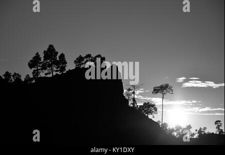 Tramonto in bianco e nero, il parco naturale di Pilancones, Gran Canaria, Spagna Foto Stock