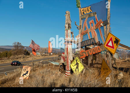 Mancos, Colorado - arte popolare, creato dallo scultore Dave Sipe, lungo l'Autostrada US 160 nel sudovest del Colorado. Foto Stock