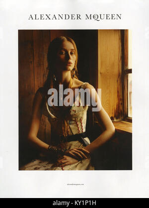 2010S UK Alexander McQueen Magazine annuncio pubblicitario Foto Stock
