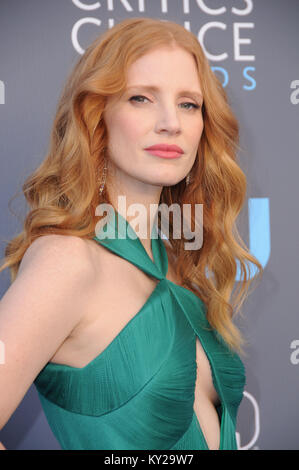 Santa Monica, California, Stati Uniti d'America. Xi gen, 2018. JESSICA CHASTAIN assiste la XXIII edizione critica Choice Award tenutosi a Barker Hangar. Credito: Birdie Thompson/AdMedia/ZUMA filo/Alamy Live News Foto Stock