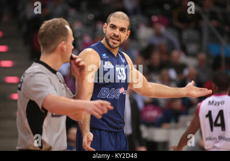 Bonn, Germania, 11 gennaio 2018, Basket, cesti di Telekom Bonn vs Eisbaeren Berlin: Carl Baptiste (Bremerhaven) gesti. Credito: Juergen schwarz/Alamy Live News Foto Stock