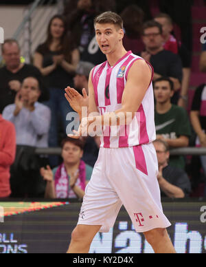 Bonn, Germania, 11 gennaio 2018, Basket, cesti di Telekom Bonn vs Eisbaeren Berlin: Tomislav Zubcic (Bonn) gesti. Credito: Juergen schwarz/Alamy Live News Foto Stock