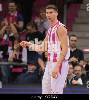 Bonn, Germania, 11 gennaio 2018, Basket, cesti di Telekom Bonn vs Eisbaeren Berlin: Tomislav Zubcic (Bonn) gesti. Credito: Juergen schwarz/Alamy Live News Foto Stock