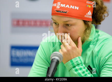 Ruhpolding in Germania. Xii gen, 2018. Atleta tedesco Laura Dahlmeier parla ad una conferenza stampa in occasione della Coppa del Mondo di Biathlon a Ruhpolding, Germania, 12 gennaio 2018. Credito: Sven Hoppe/dpa/Alamy Live News Foto Stock