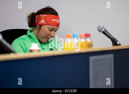 Ruhpolding in Germania. Xii gen, 2018. Atleta tedesco Laura Dahlmeier partecipa a una conferenza stampa in occasione della Coppa del Mondo di Biathlon a Ruhpolding, Germania, 12 gennaio 2018. Credito: Sven Hoppe/dpa/Alamy Live News Foto Stock