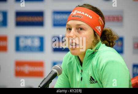 Ruhpolding in Germania. Xii gen, 2018. Atleta tedesco Laura Dahlmeier parla ad una conferenza stampa in occasione della Coppa del Mondo di Biathlon a Ruhpolding, Germania, 12 gennaio 2018. Credito: Sven Hoppe/dpa/Alamy Live News Foto Stock