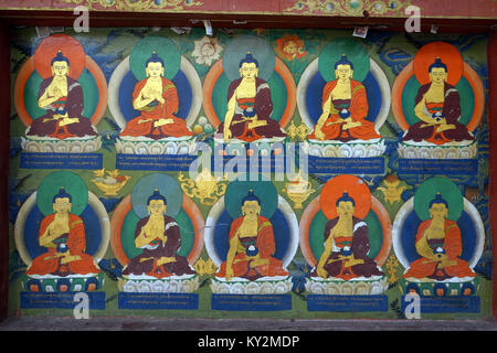 SHIGATSE, Cina - circa nel maggio 2017 foto sulla parete nel monastero Tashilhunpo. Foto Stock