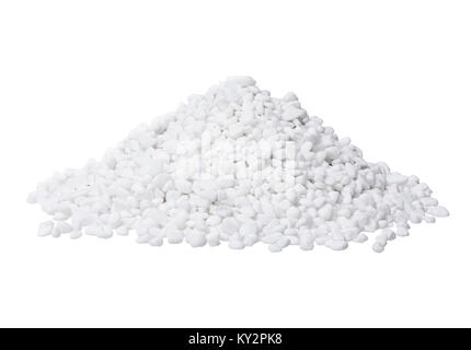 Pila di bianca roccia naturale su sfondo bianco. Foto Stock