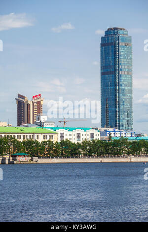 Ekaterinburg, Russia - Luglio 02, 2016: Vysotsky è un grattacielo in Yekaterinburg. È il secondo edificio più alto in Russia e il più settentrionale bui Foto Stock