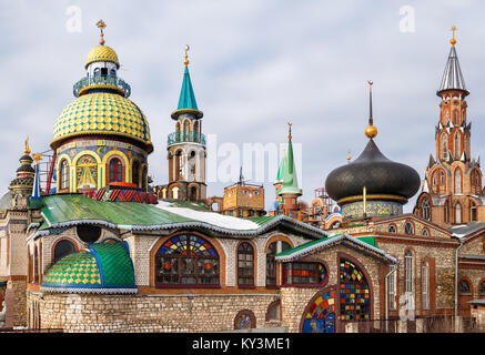 Tempio di tutte le religioni o tempio universale è un complesso architettonico del Staroye Arakchino Microdistrict di Kazan, il Tatarstan, Russia Foto Stock