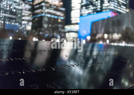 29 SET 2017 -NEW YORK / STATI UNITI D'AMERICA - Memorial a Settembre 11, world trade center di new york. Foto Stock