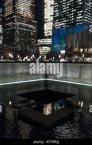 29 SET 2017 -NEW YORK / STATI UNITI D'AMERICA - Memorial a Settembre 11, world trade center di new york. Foto Stock