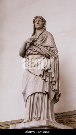 Statua di uno di Sabine nella Loggia dei Lanzi vicino al Palazzo Vecchio Foto Stock